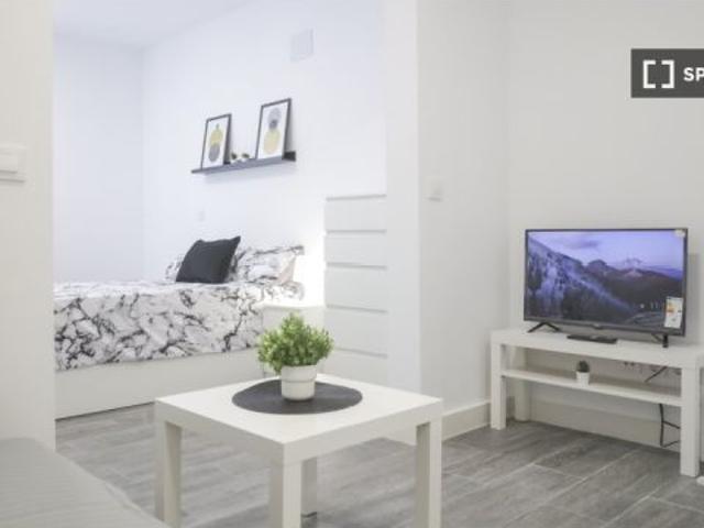 Apartamento de 1 dormitorio en alquiler en Opañel, Madrid