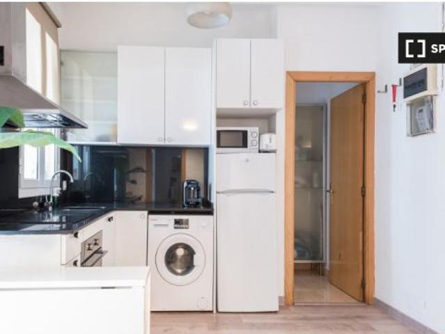 Apartamento de 1 dormitorio en alquiler en La Barceloneta, gastos incluidos