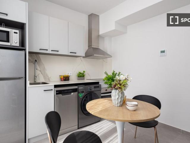 Apartamento de 1 dormitorio en alquiler en Nou Moles, Valencia