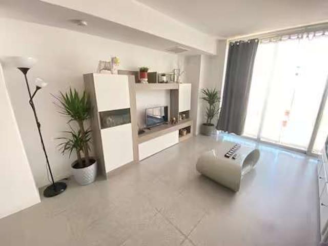Apartamento de 1 dormitorio en alquiler en Nou Moles, Valencia