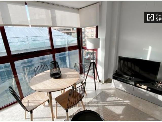 Apartamento de 1 dormitorio en alquiler en Patraix, con todos los gastos incluidos y perfecto para p