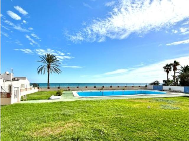 Apartamento de 1 dormitorio en alquiler en Roquetas de Mar