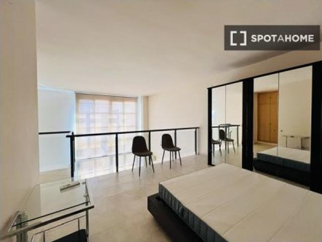 Apartamento de 1 dormitorio en alquiler en Rejas, se admiten parejas