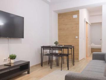Apartamento de 1 dormitorio en alquiler en Valdeacederas, Madrid