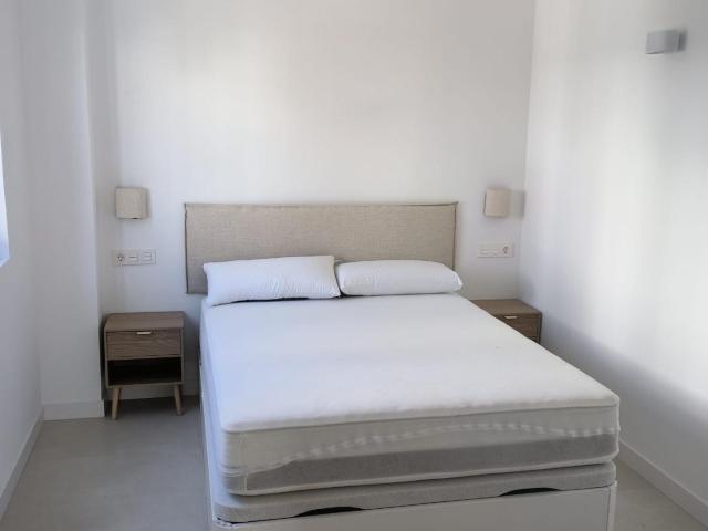 APARTAMENTO DE 1 DORMITORIO RECIÉN REFORMADO EN RÍO REAL, MARBELLA