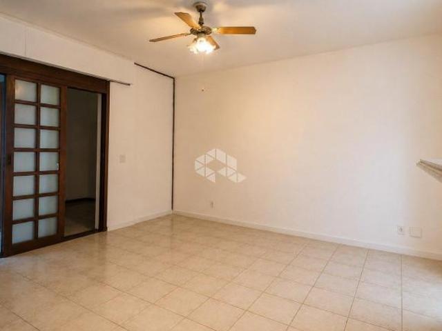 Apartamento de 1 dormitório, transformado em 2, no bairro Higienópolis, em Porto Alegre