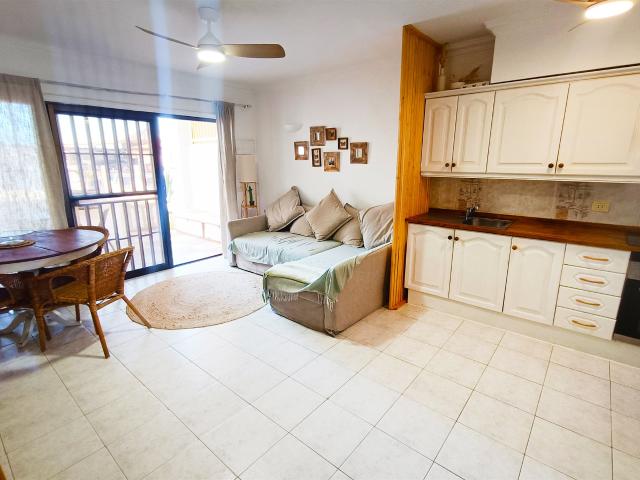 Un cómodo apartamento de 1 dormitorio situado en un complejo. 55m² Golf Del Sur
