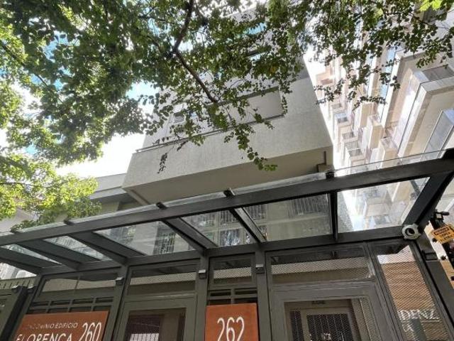 Apartamento de 1 quarto com sacada e 1 vaga de garagem no bairro Farroupilha