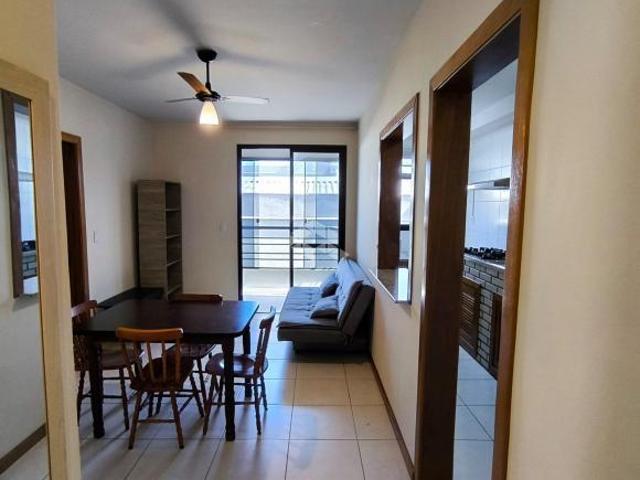 Apartamento de 1 quarto com vaga de garagem semi mobiliado à venda no centro de