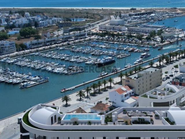 Apartamento de 1 quarto + Escritório com piscina e garagem ao lado da Marina no centro de Lagos,Algarve
