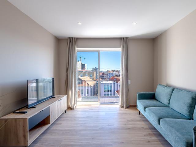 Apartamento de 1 quarto no 5º andar, próximo à praia e reformado