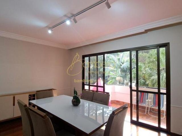 Apartamento de 200 m² com vista permanente para a praça na Vila Andrade