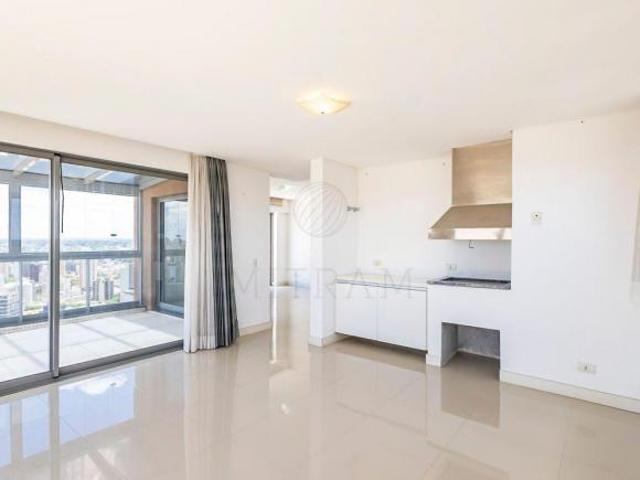 Apartamento de 205 m² com 3 suites à venda no Batel