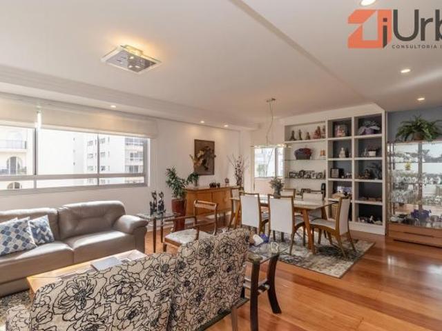 Apartamento de 210m² à Venda em Santa Cecília | 3 Dormitórios, Suíte Master e 1 Vaga