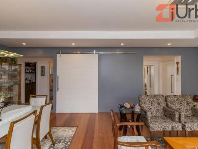 Apartamento de 210m² à Venda em Santa Cecília | 3 Dormitórios, Suíte Master e 1 Vaga