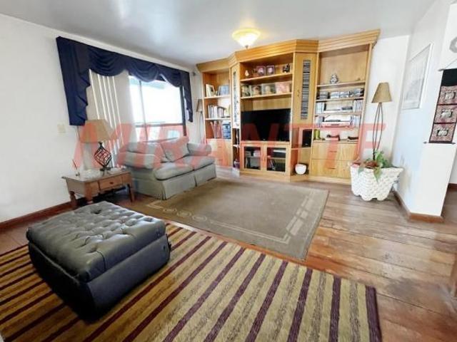 Apartamento de 210m² com 4 quartos