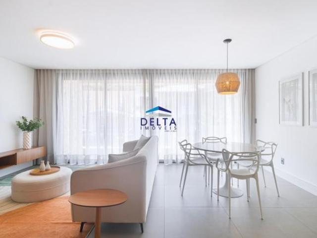 Apartamento de 2 dormitórios mobiliado com sacada a venda na Praia da Cal