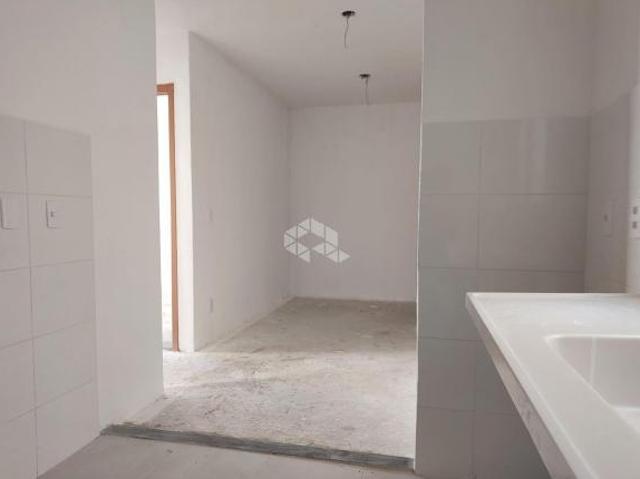 Apartamento de 2 dormitórios na Restinga