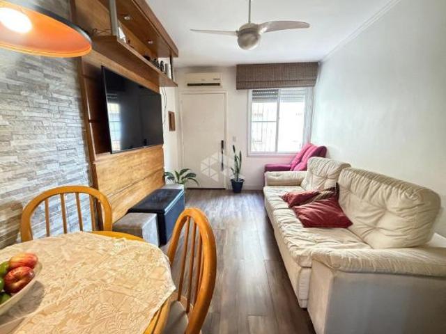 Apartamento de 2 dormitórios, no bairro Humaitá, em Porto Alegre