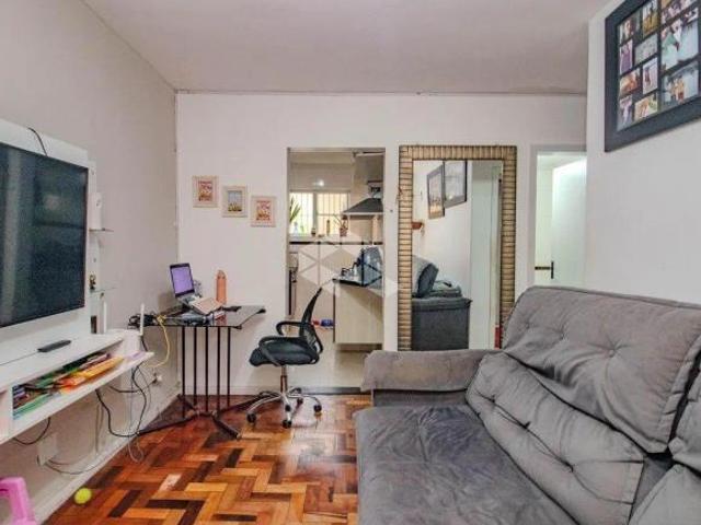 Apartamento de 2 dormitórios, no bairro Humaitá, em Porto Alegre