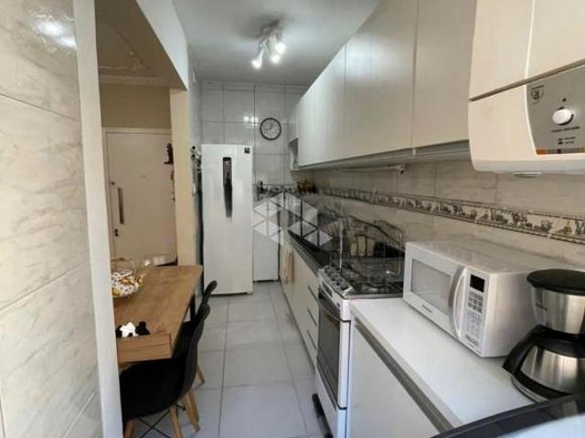 Apartamento de 2 dormitórios, no bairro São João, em Porto Alegre