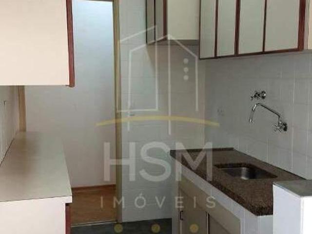 APARTAMENTO DE 2 DORMITÓRIOS, AREJADO E COM EXCELENTE LOCALIZAÇÃO — CONFORTO E P