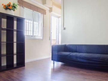 Apartamento de 2 dormitorios con terraza en Usera, Madrid
