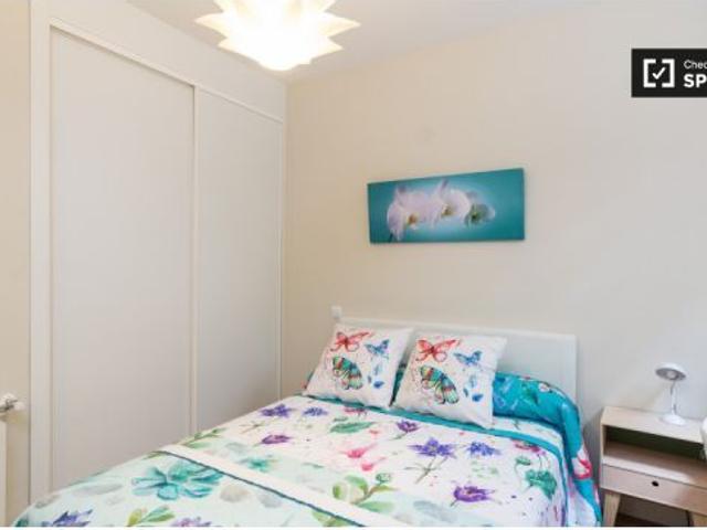 Apartamento de 2 dormitorios con patio para alquilar en Argüelles