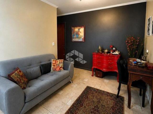 Apartamento de 2 dormitórios e 1 vaga de garagem, no bairro Higienópolis, em Porto Alegre