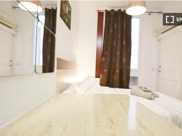 Apartamento de 2 dormitorios en alquiler en Malasaña, Madrid