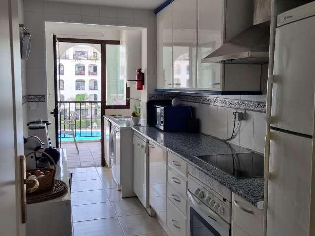 Apartamento de 2 dormitorios en alquiler en Manilva