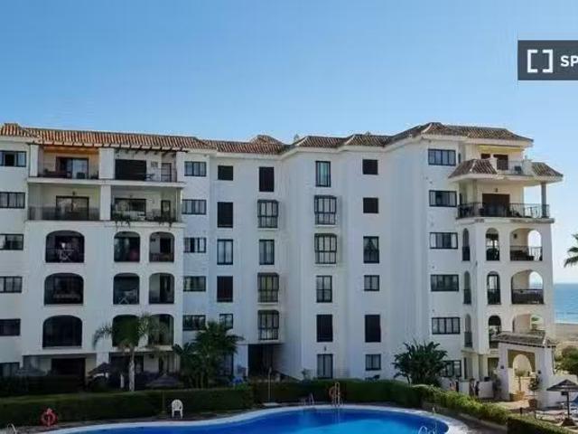Apartamento de 2 dormitorios en alquiler en Manilva, Málaga