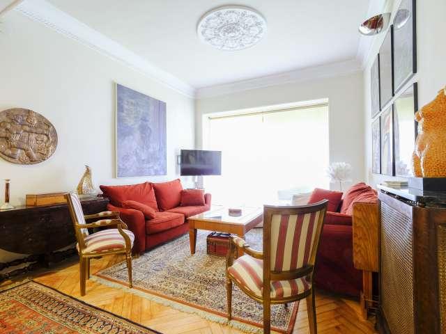 Apartamento de 2 dormitorios en alquiler en Niño Jesús, Madrid