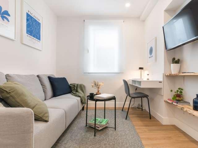 Apartamento de 2 dormitorios en alquiler en Atocha, Madrid