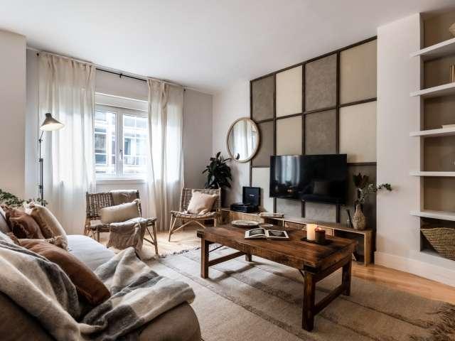 Apartamento de 2 dormitorios en alquiler en Almagro, Madrid