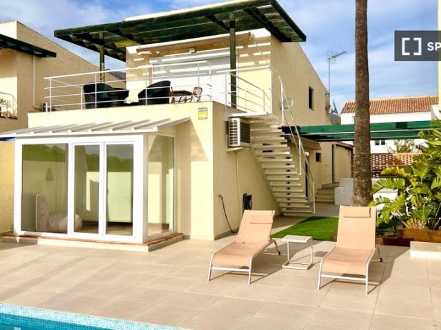Apartamento de 2 dormitorios en alquiler en Altea