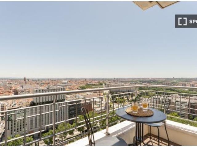 Apartamento de 2 dormitorios en alquiler en Argüelles