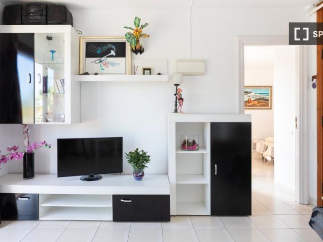 Apartamento de 2 dormitorios en alquiler en Arona