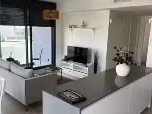Apartamento de 2 dormitorios en alquiler en Badalona, Barcelona