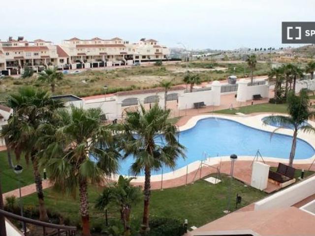 Apartamento de 2 dormitorios en alquiler en Benalmádena, amueblado