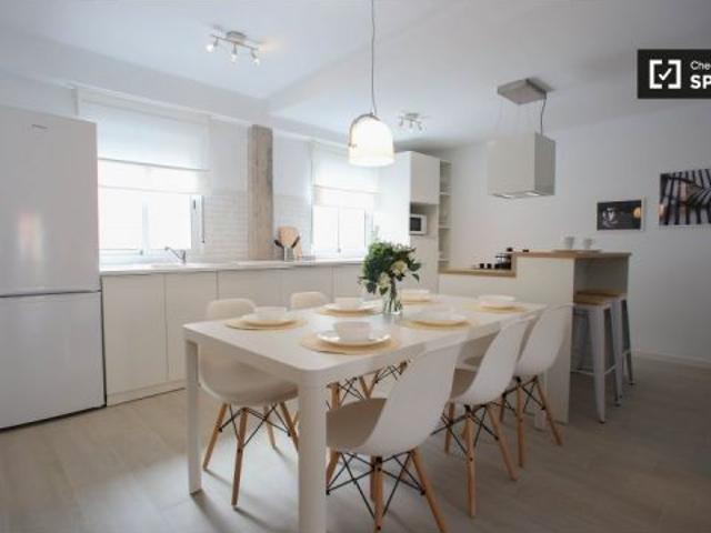 Apartamento de 2 dormitorios en alquiler en Benicalap, Valencia