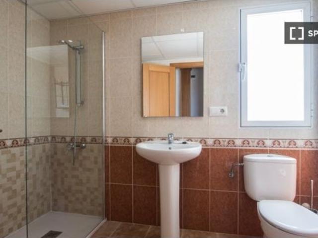 Apartamento de 2 dormitorios en alquiler en Benidorm, gastos incluidos