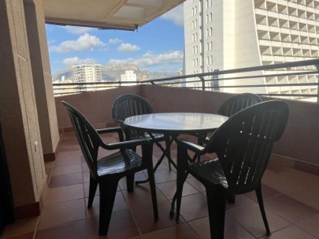 Apartamento de 2 dormitorios en alquiler en Calp, Alicante