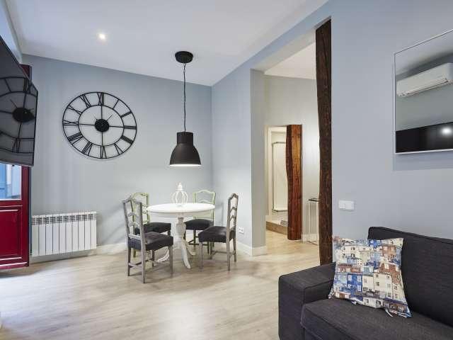 Apartamento de 2 dormitorios en alquiler en Cortes, Madrid