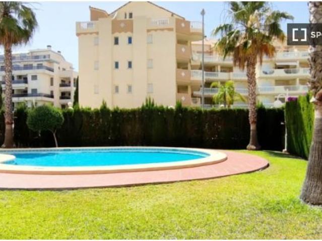 Apartamento de 2 dormitorios en alquiler en Dénia, gastos incluidos