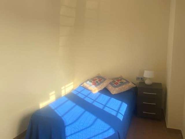 Apartamento de 2 dormitorios en alquiler en El Perellonet, Valencia