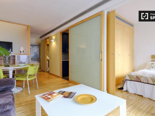 Apartamento de 2 dormitorios en alquiler en Embajadores, Madrid