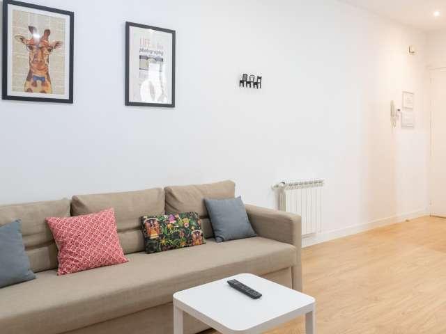 Apartamento de 2 dormitorios en alquiler en Embajadores, Madrid