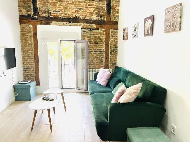 Apartamento de 2 dormitorios en alquiler en Embajadores, Madrid