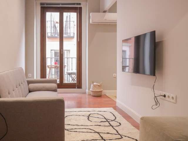 Apartamento de 2 dormitorios en alquiler en Embajadores, Madrid
